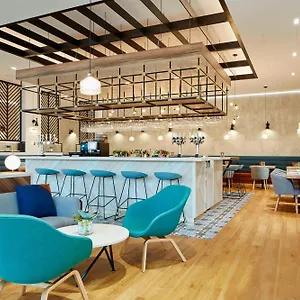 4* מלון Courtyard By Marriott Luton Airport