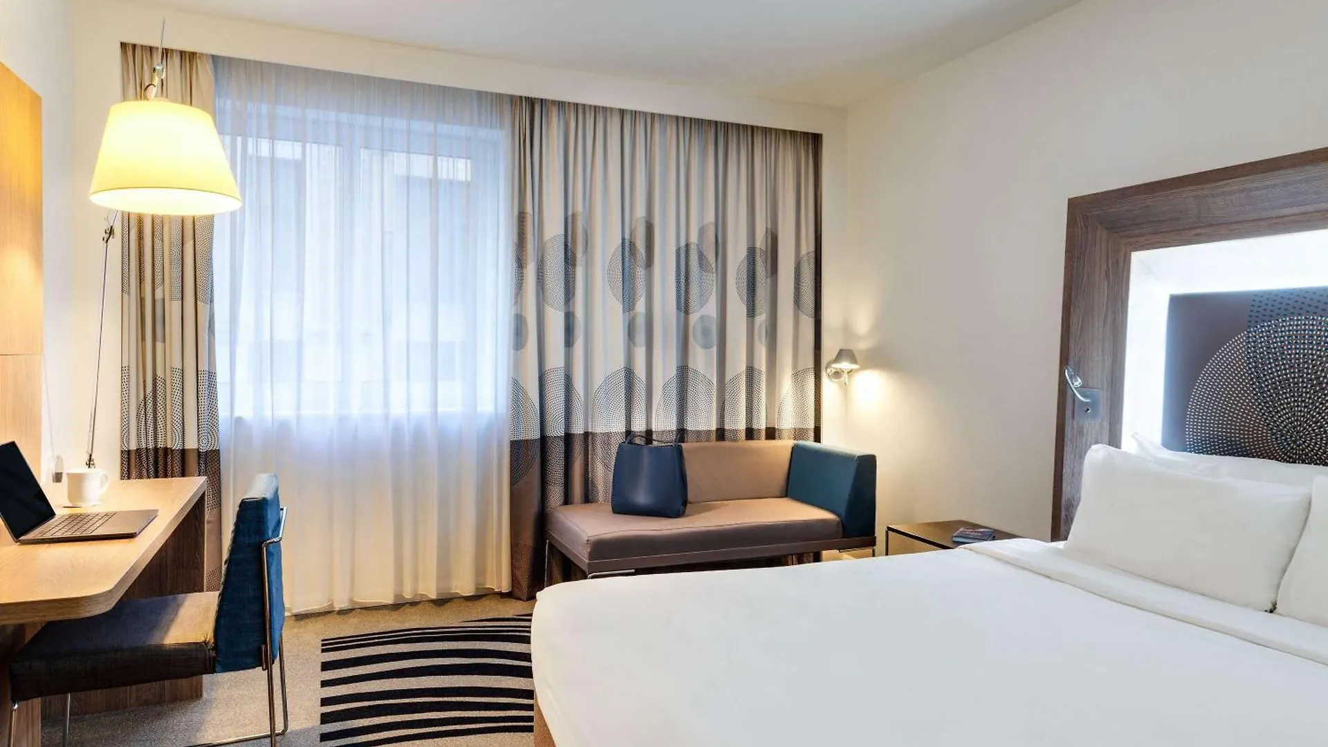 **** מלון Novotel London Tower Bridge בריטניה