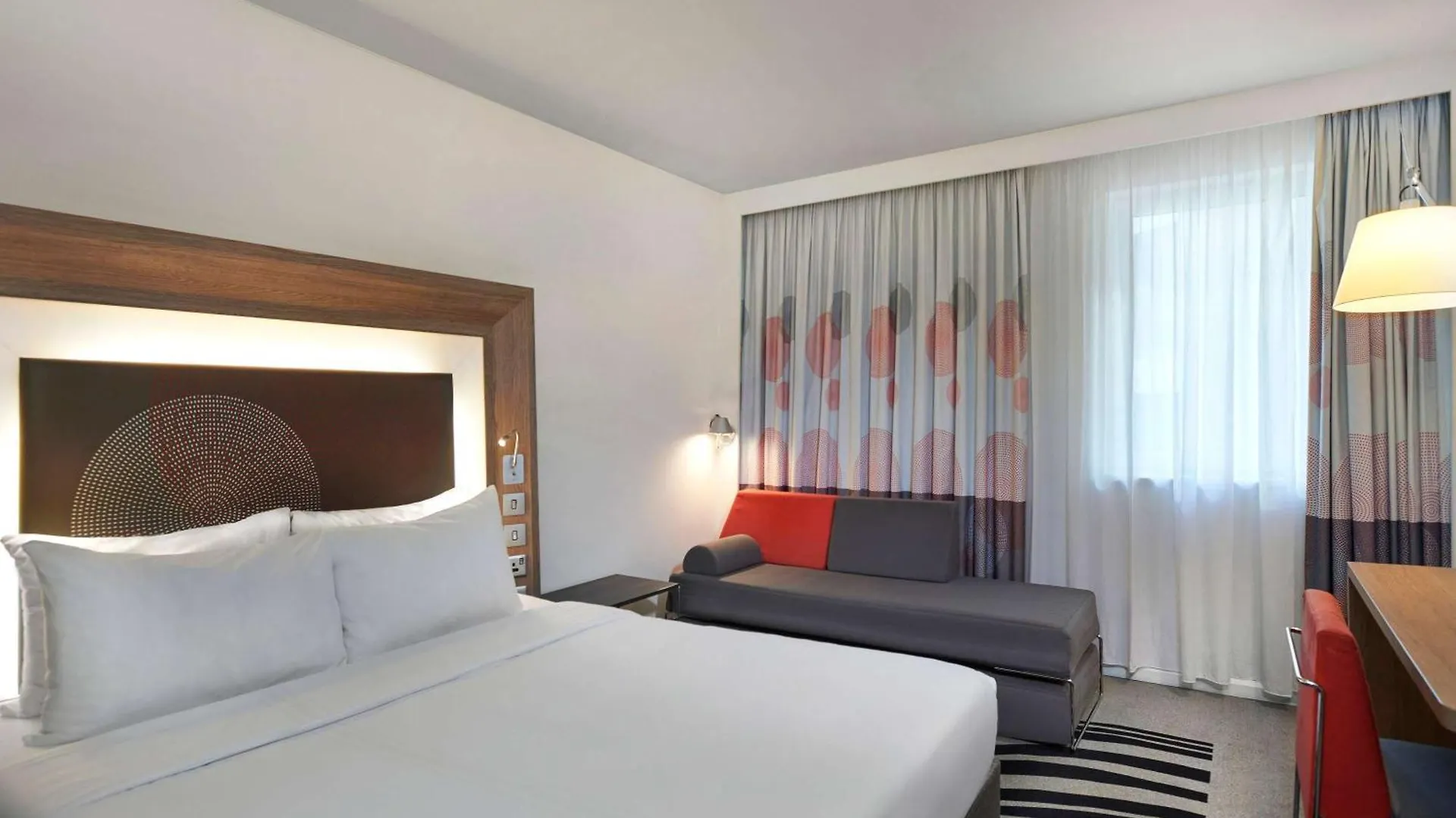 מלון Novotel London Tower Bridge