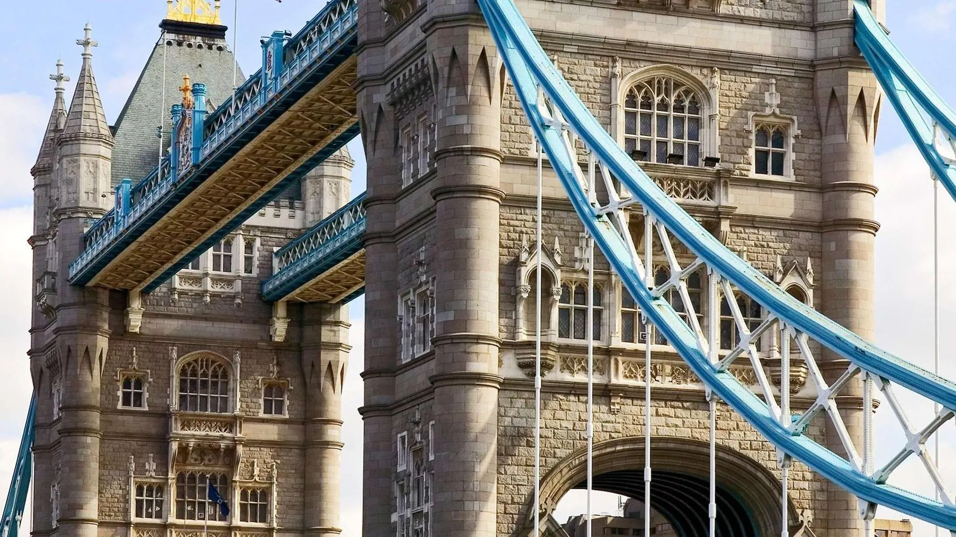**** מלון Novotel London Tower Bridge בריטניה
